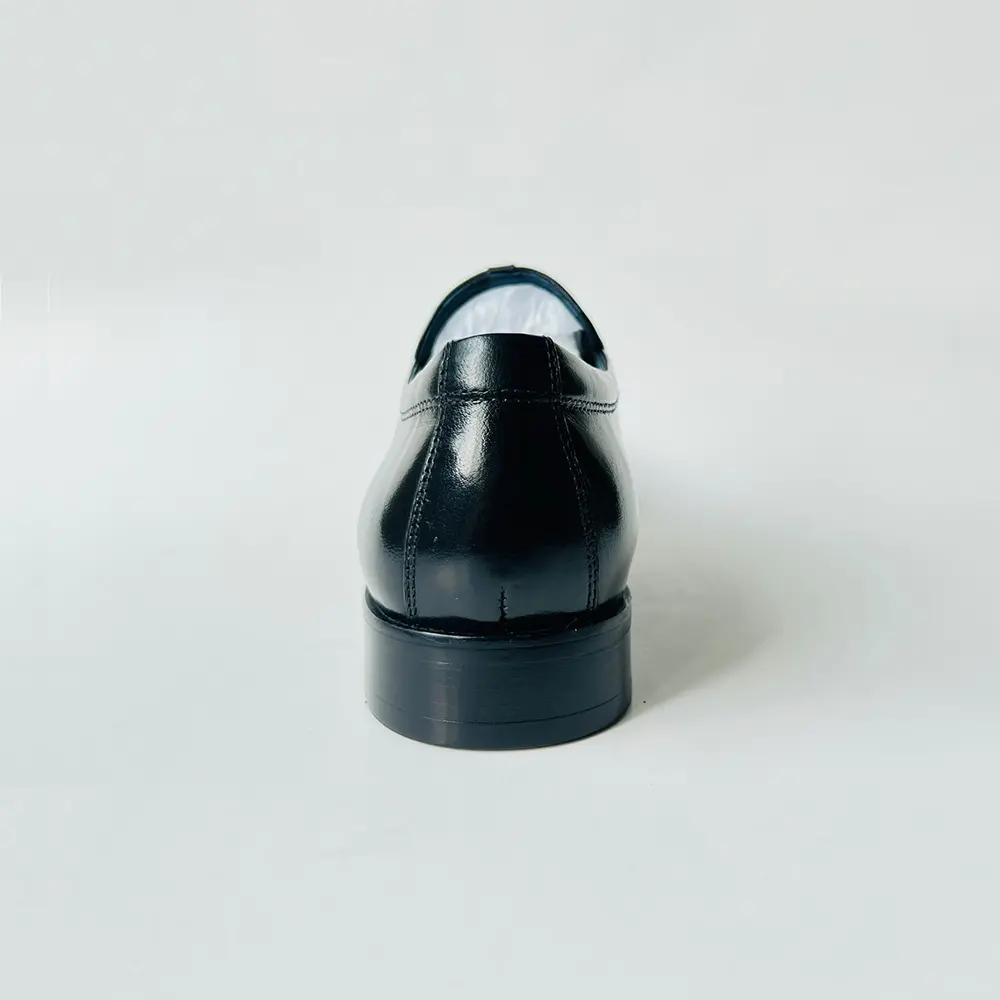 Men dress shoe in black cow leather and embossed leather
