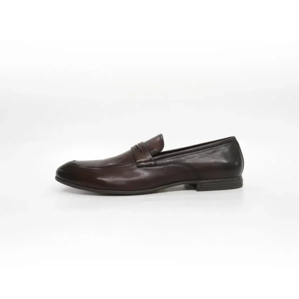 Men dress shoe in burgundy genuine leather