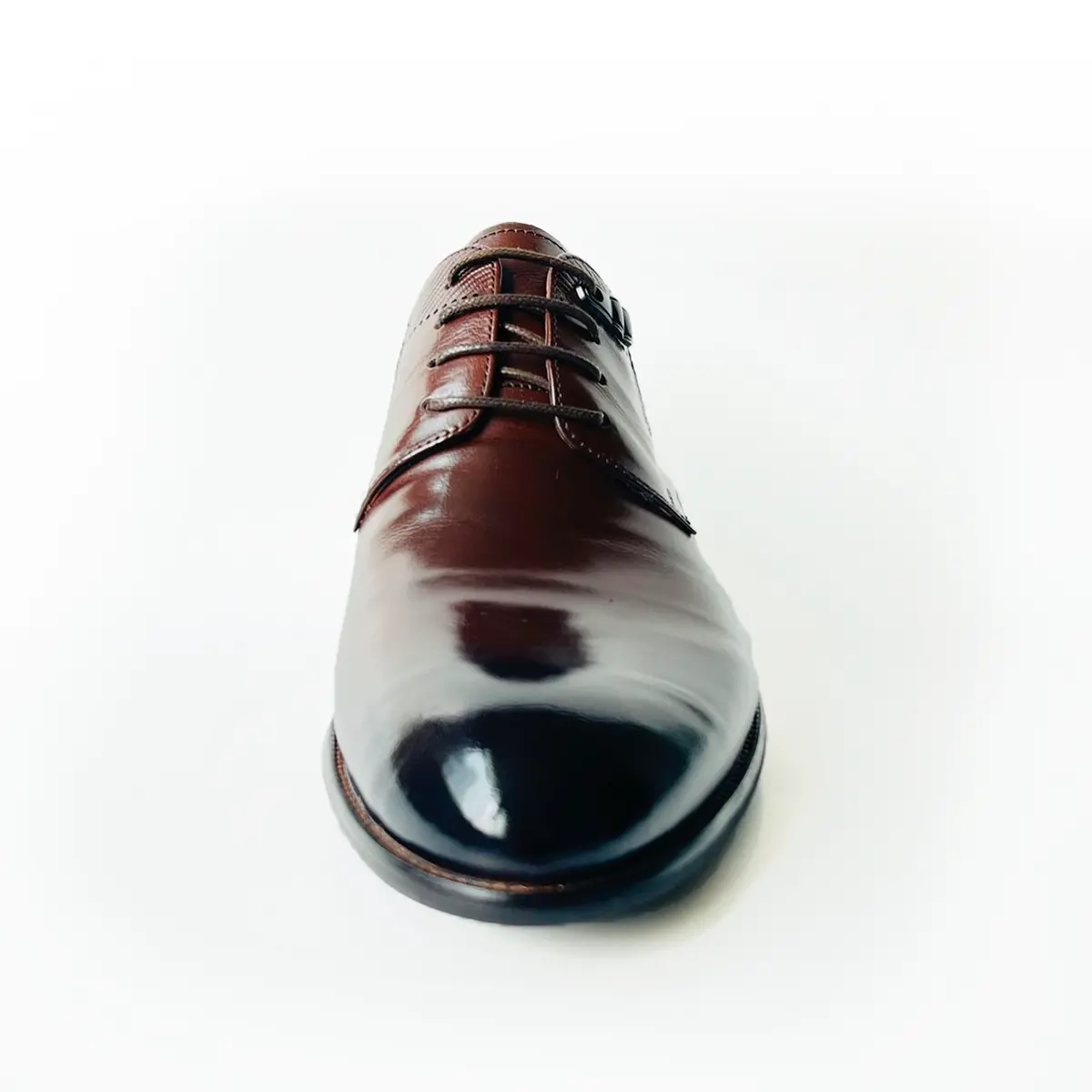 Fashion men dress shoe in burgundy cow leather and embossed leather