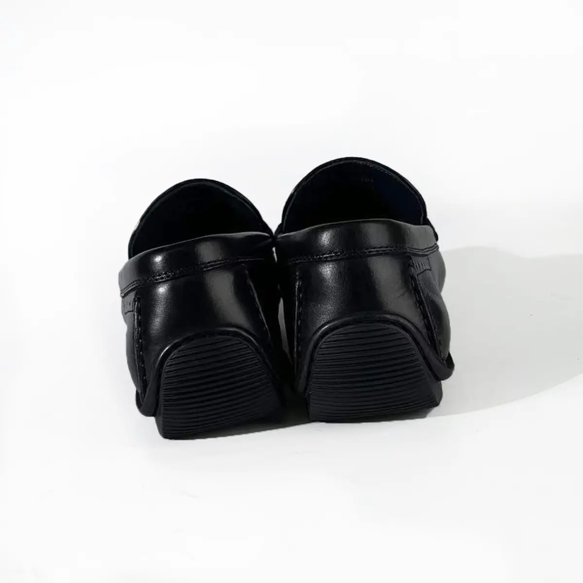 Wholesale men casual shoe in black genuine leather