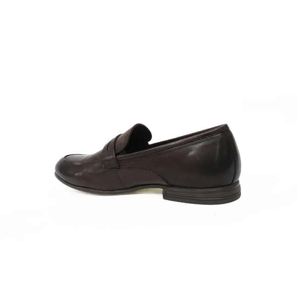 Men dress shoe in burgundy genuine leather