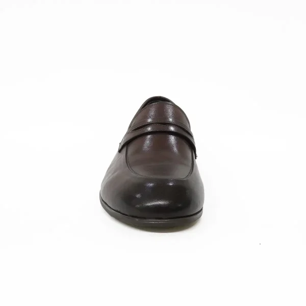 Men dress shoe in burgundy genuine leather