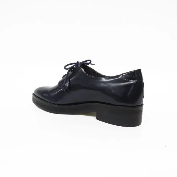 Women pointed toe dress shoe in black genuine leather