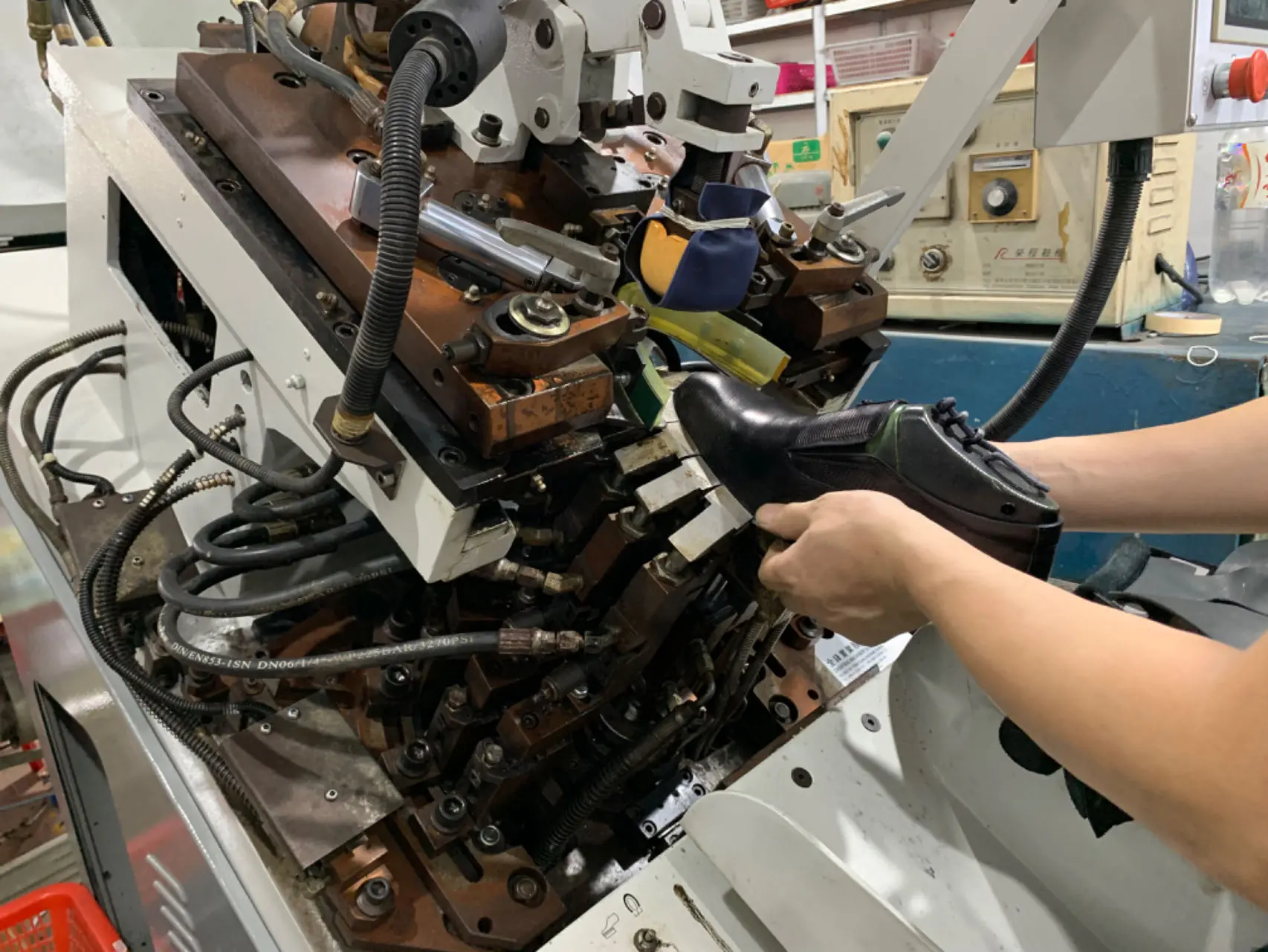 shoe supplier in china