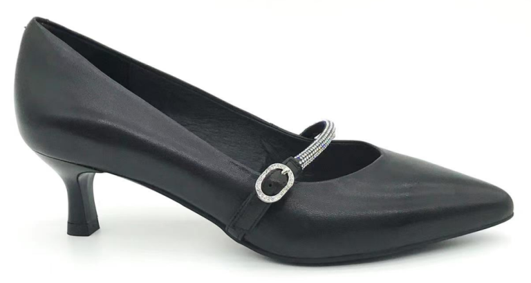 buckle leather shoes